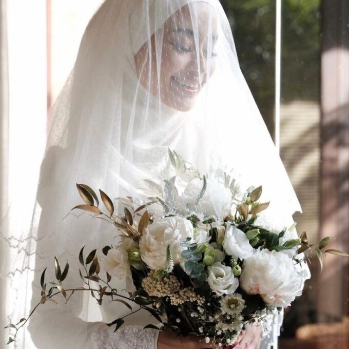 9 Tips to Wear a Hijab With Your Wedding Dress_ With a Veil